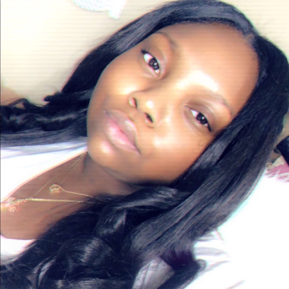 Meet your Posher, Lashaya